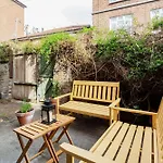 Veeve - Hoxton Hideaway